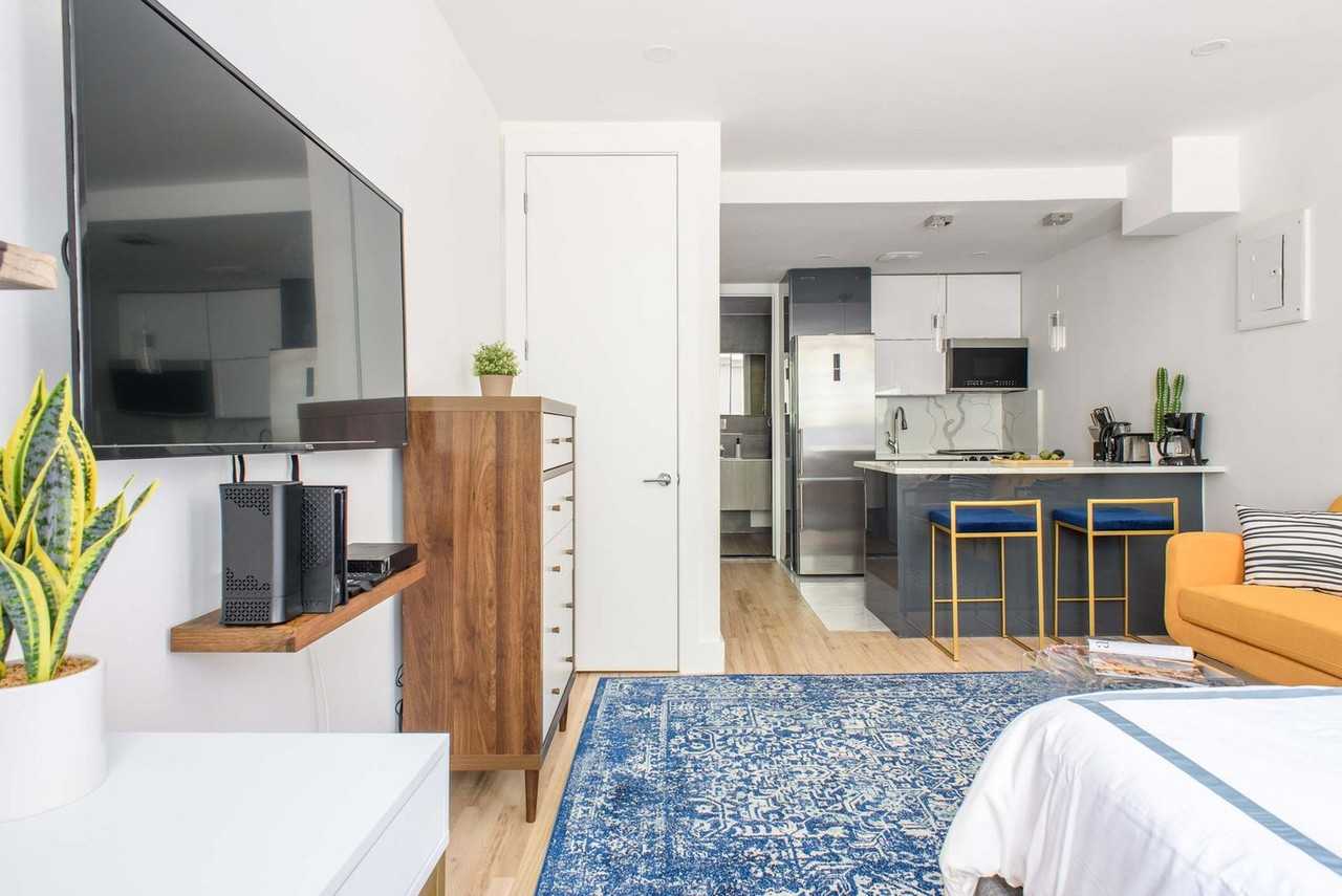 1597 York Ave #1021948P - Photo 5 of 36