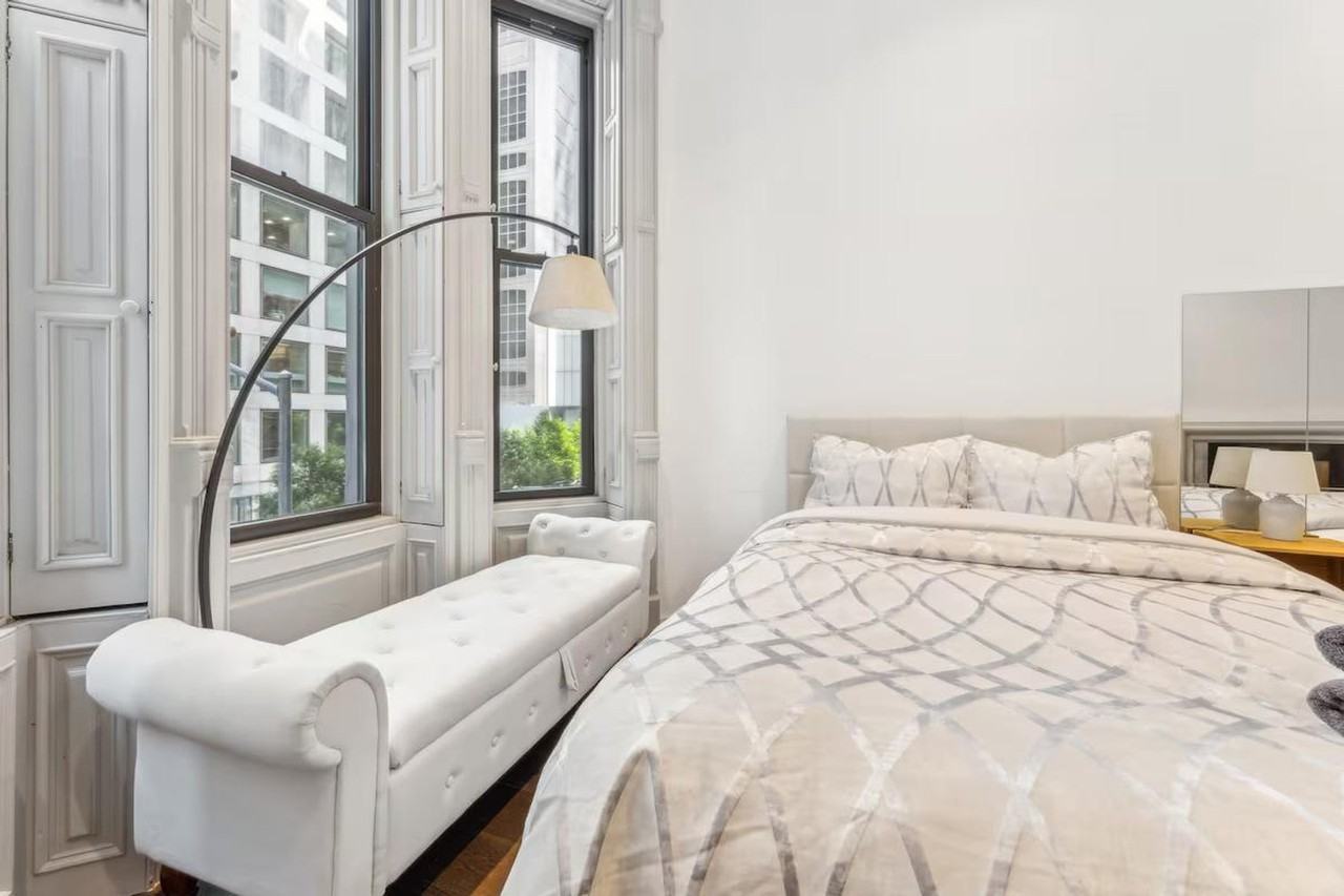 60 E 56th St #1294170P - Photo 4 of 25