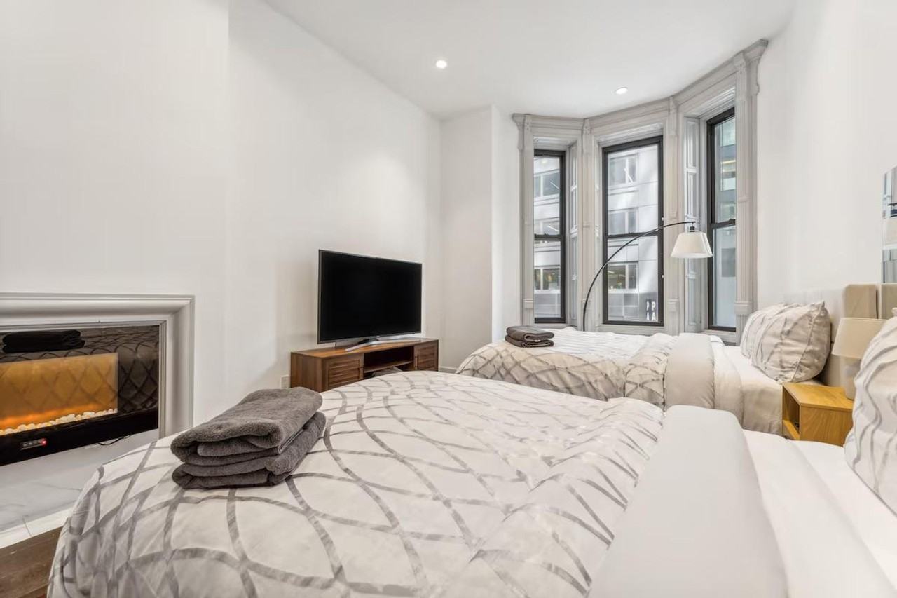60 E 56th St #1294170P - Photo 6 of 25