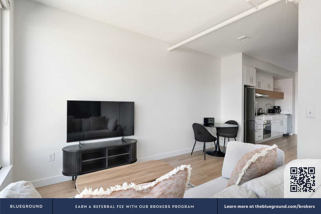 1395 22nd St #1860 - Photo 5 of 50