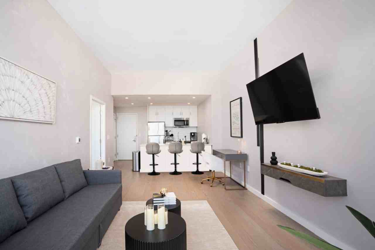 824 Monroe St #1240952P - Photo 6 of 19