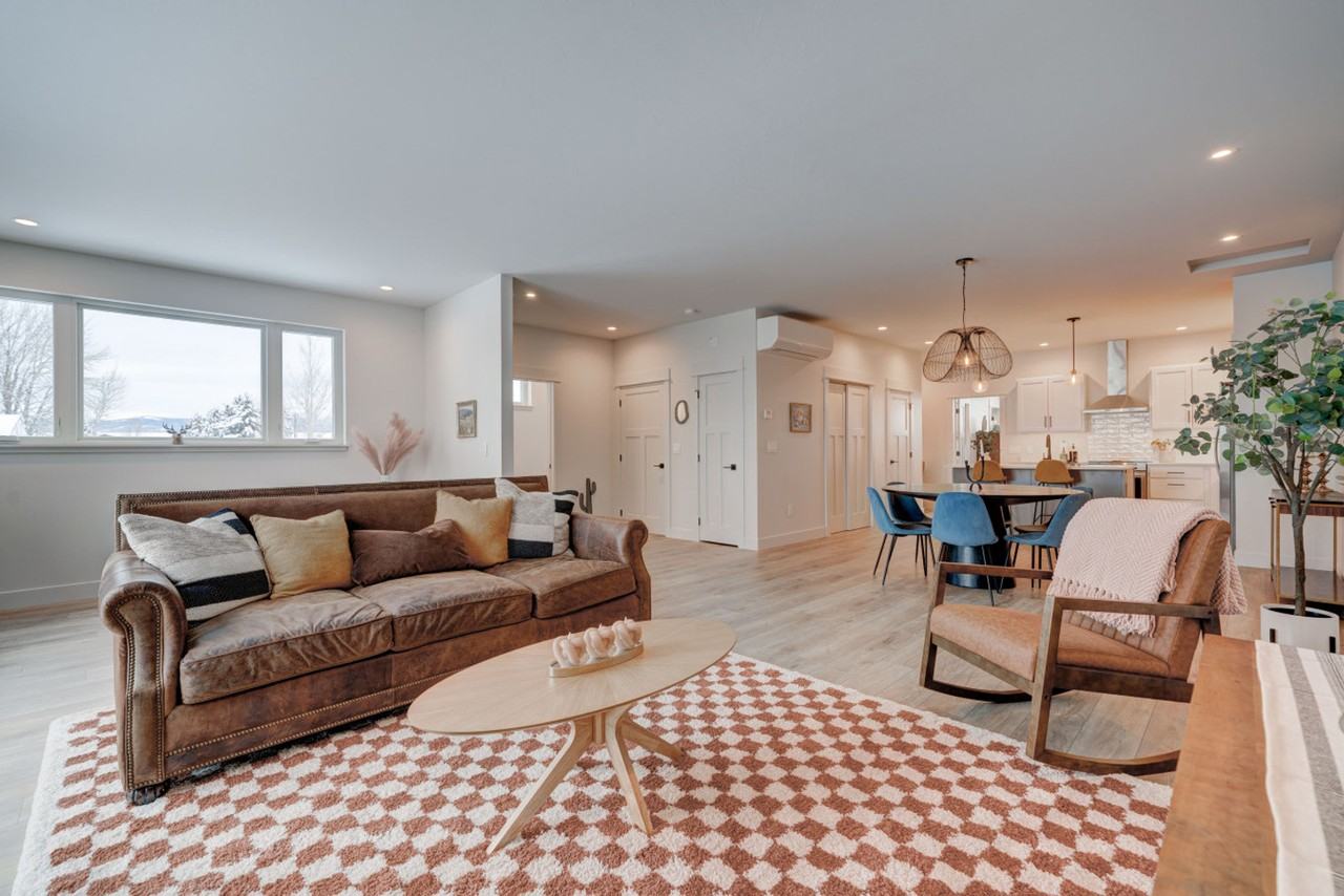 605 E Bryant St #1292391P - Photo 6 of 48