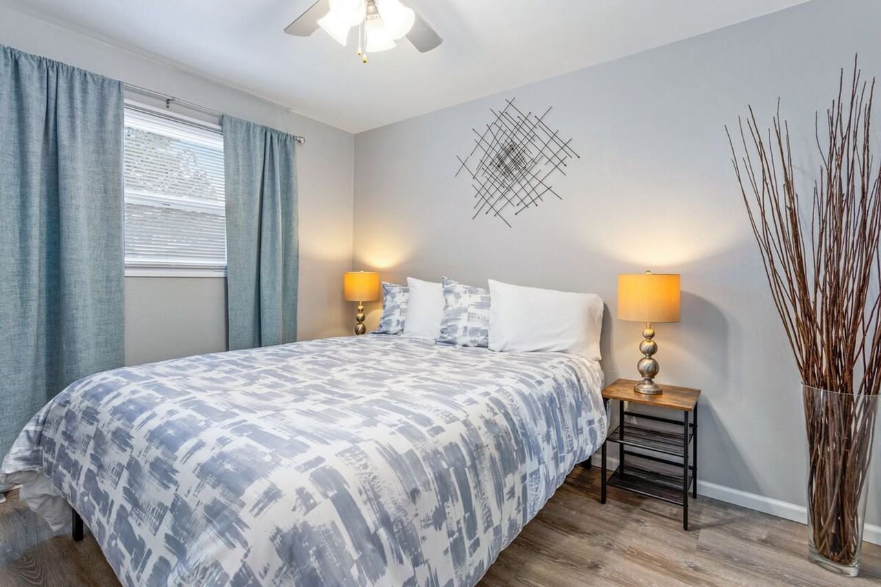 928 W Browning St #1296526P - Photo 3 of 18