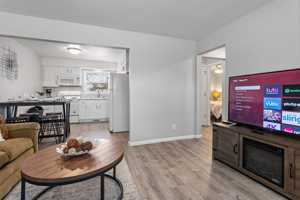 featured image of 928 W Browning St