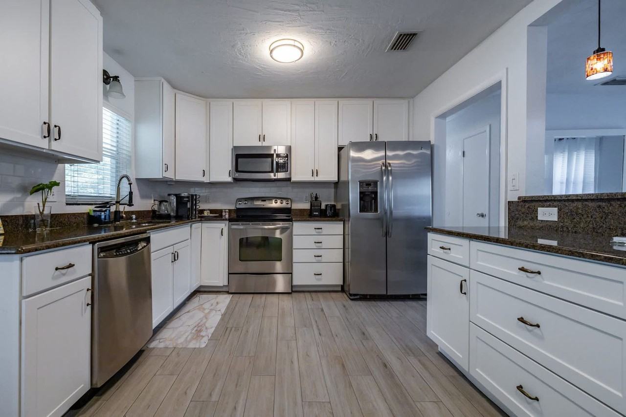 208 Woodbine Ave #1296504P - Photo 2 of 22