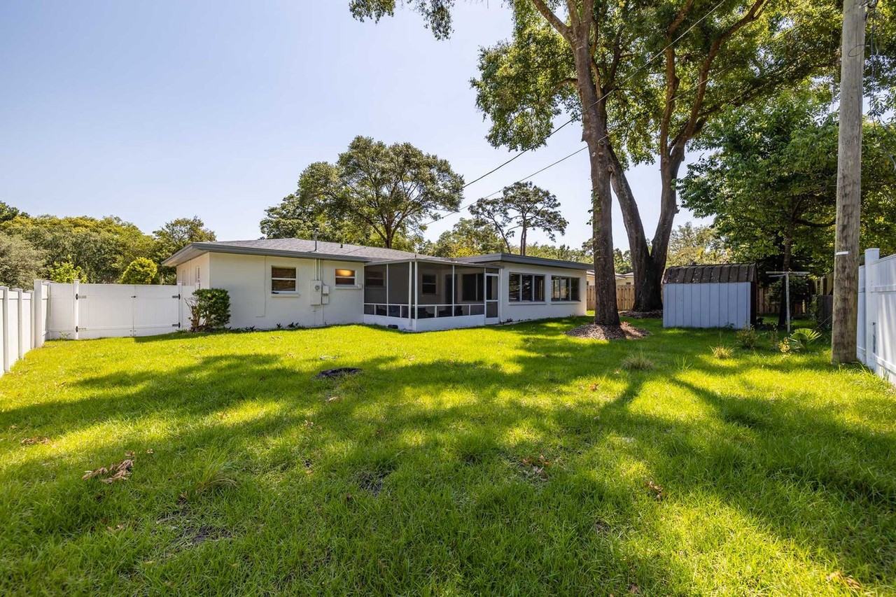 208 Woodbine Ave #1296504P - Photo 4 of 22