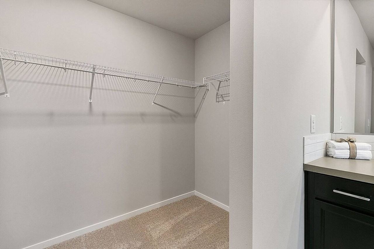 10715 186th Street Ct E #1296621P - Photo 5 of 44