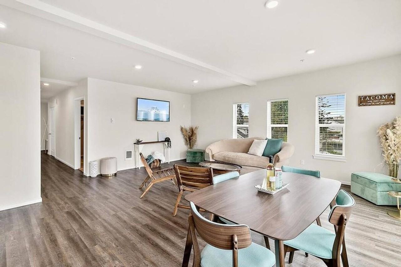 704 E Wright Ave #1296630P - Photo 2 of 50