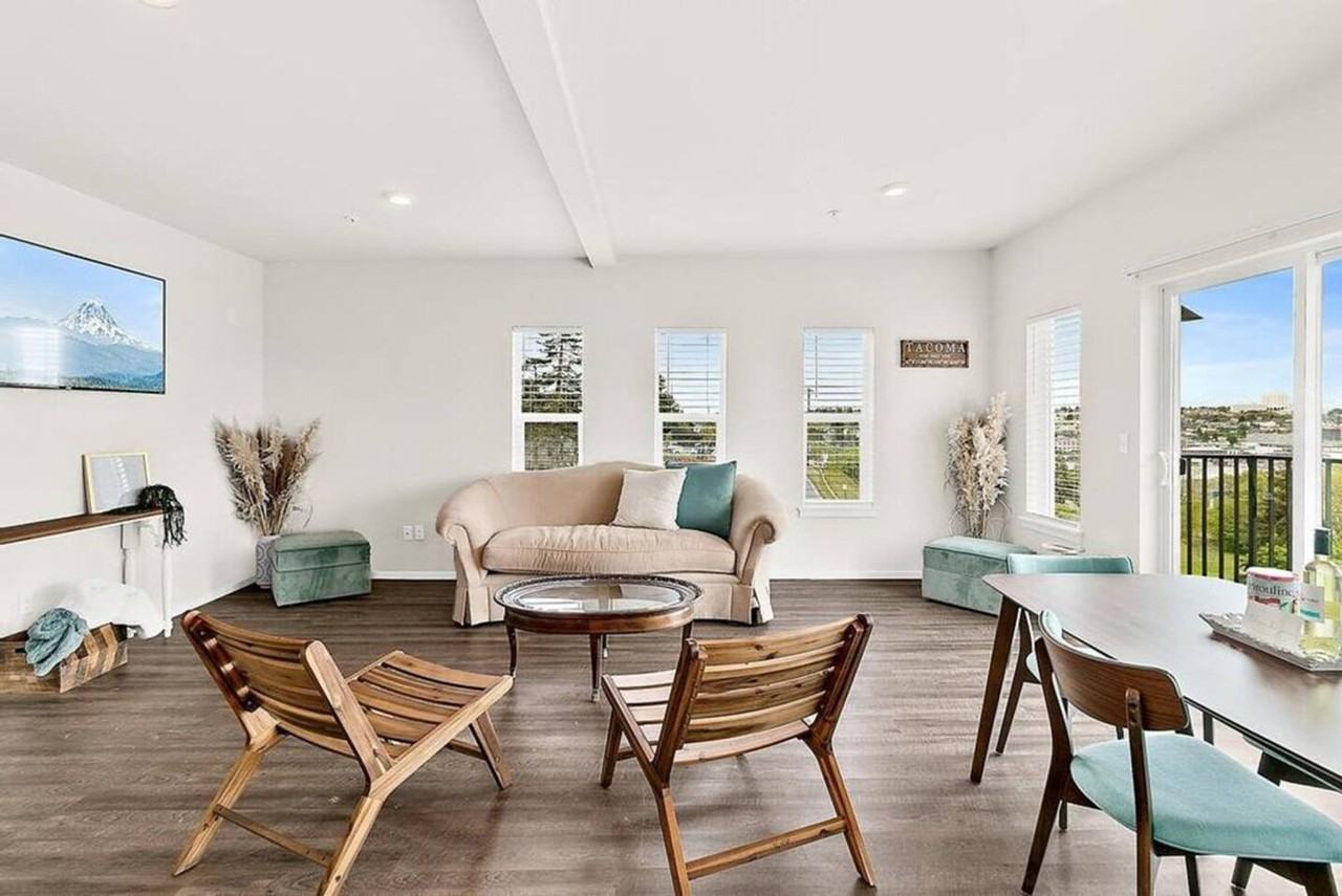 704 E Wright Ave #1296630P - Photo 6 of 50