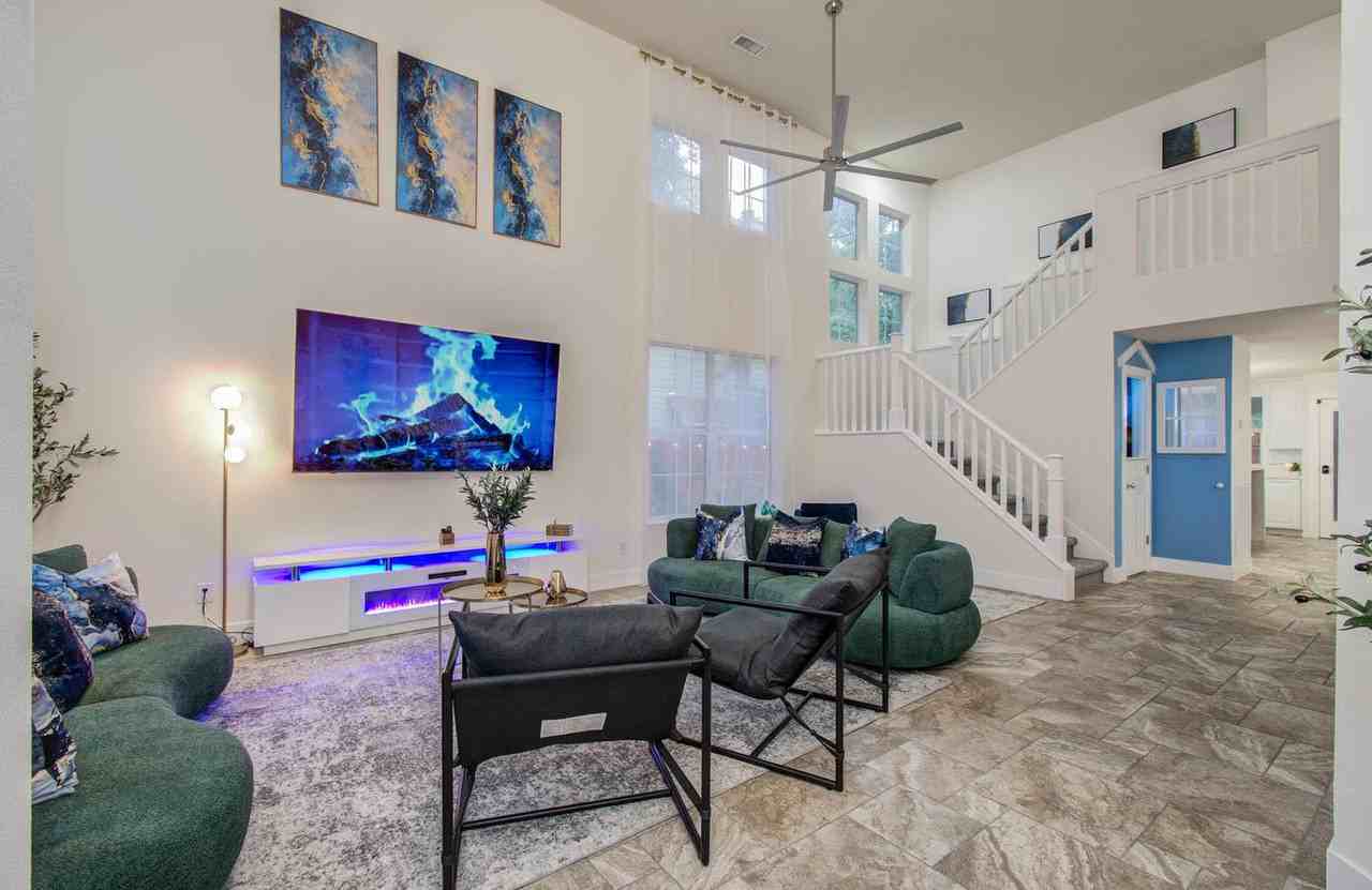 35 Alden Glen Dr #1298276P - Photo 4 of 48