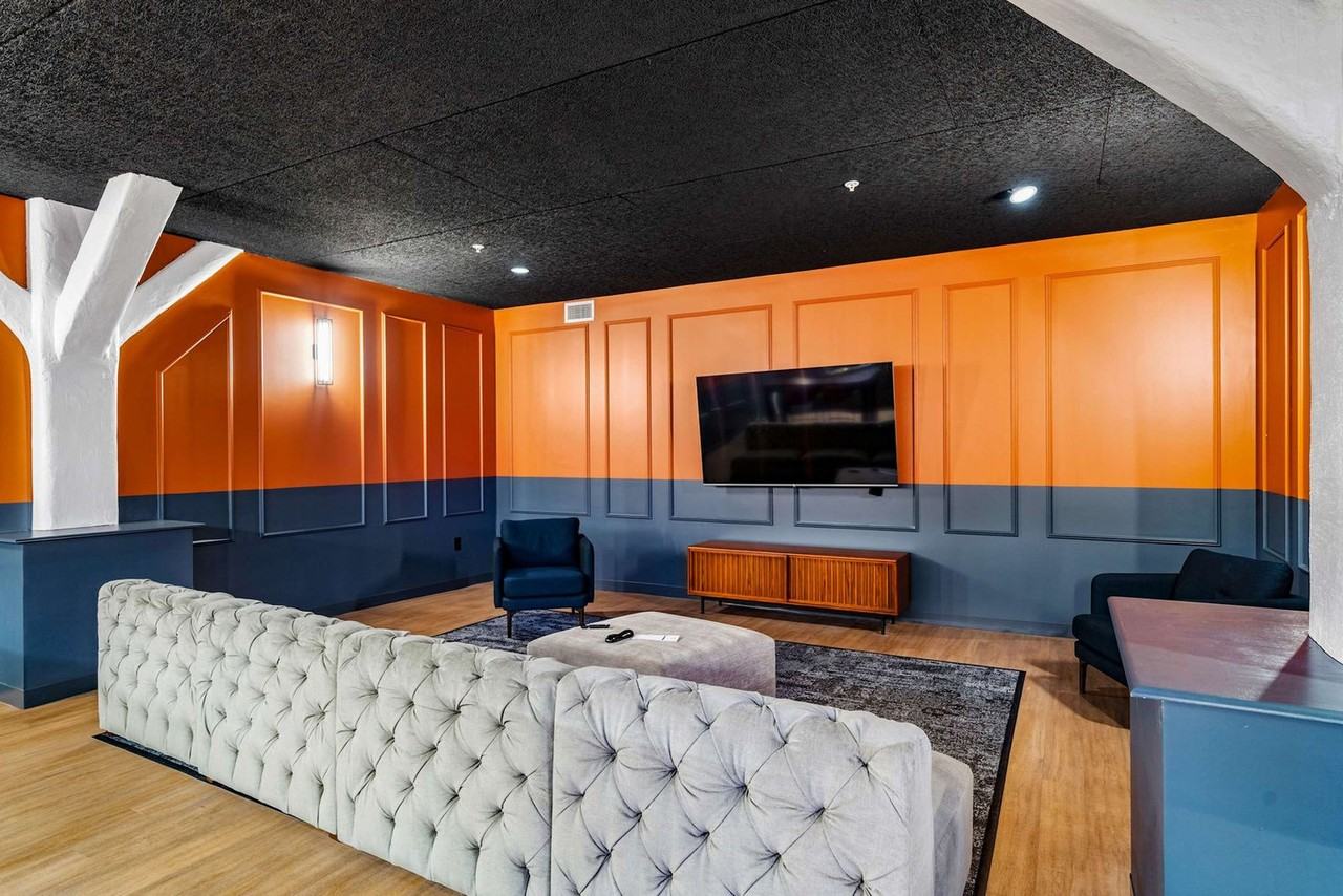 205 West 4th Street - Photo 4 of 50