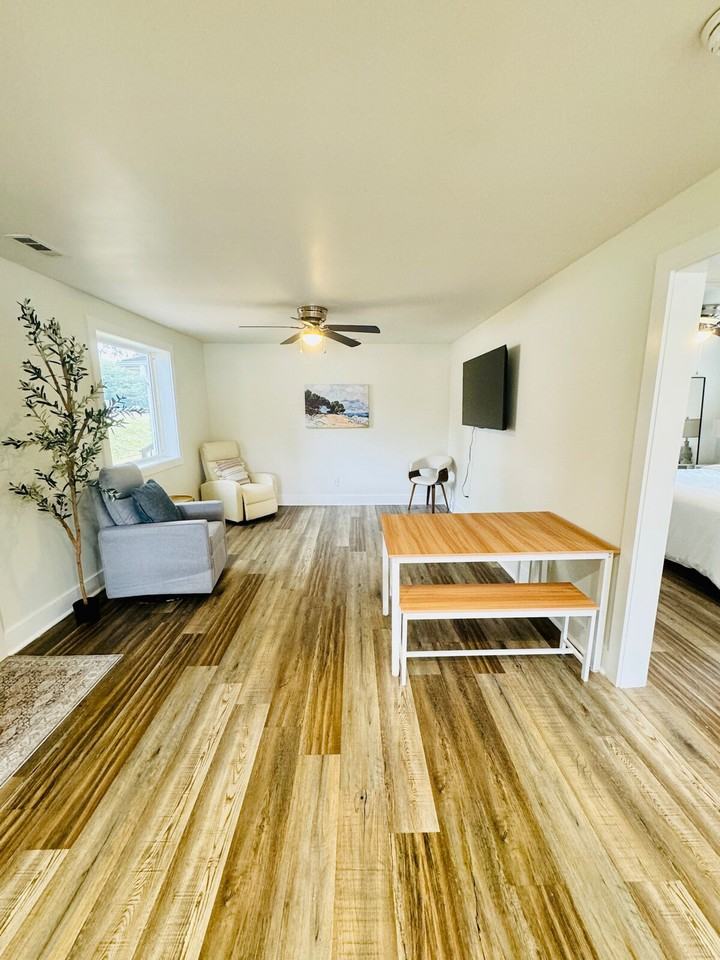 104 Smythe St #1234781P - Photo 2 of 20