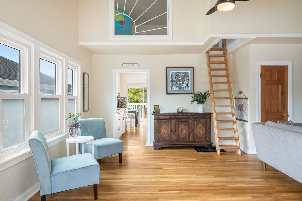 4045 45th Ave Sw #1299301P - Photo 5 of 33