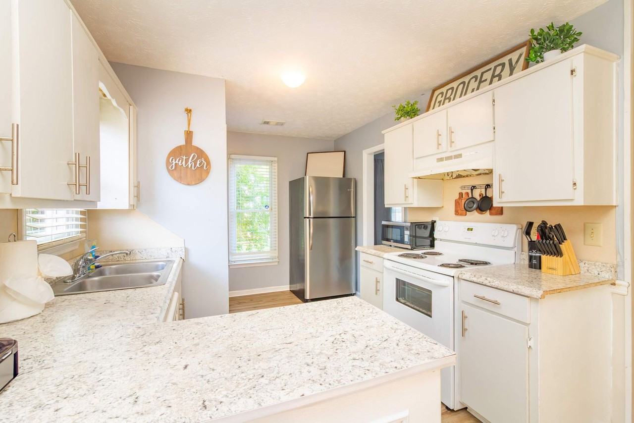 1930 16th Ave #1299056P - Photo 3 of 38