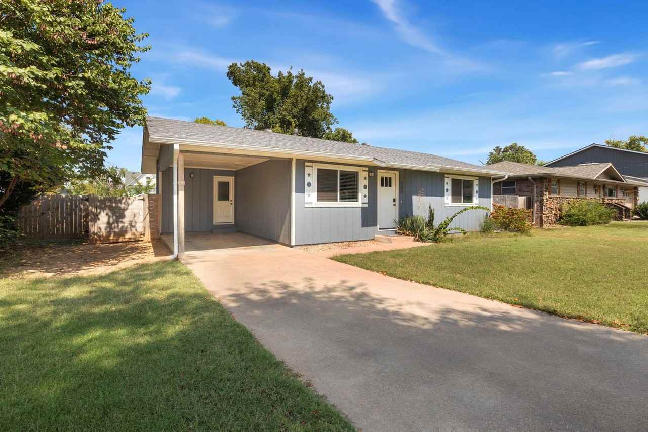 804 Sw 2nd St #1302335P - Photo 2 of 24