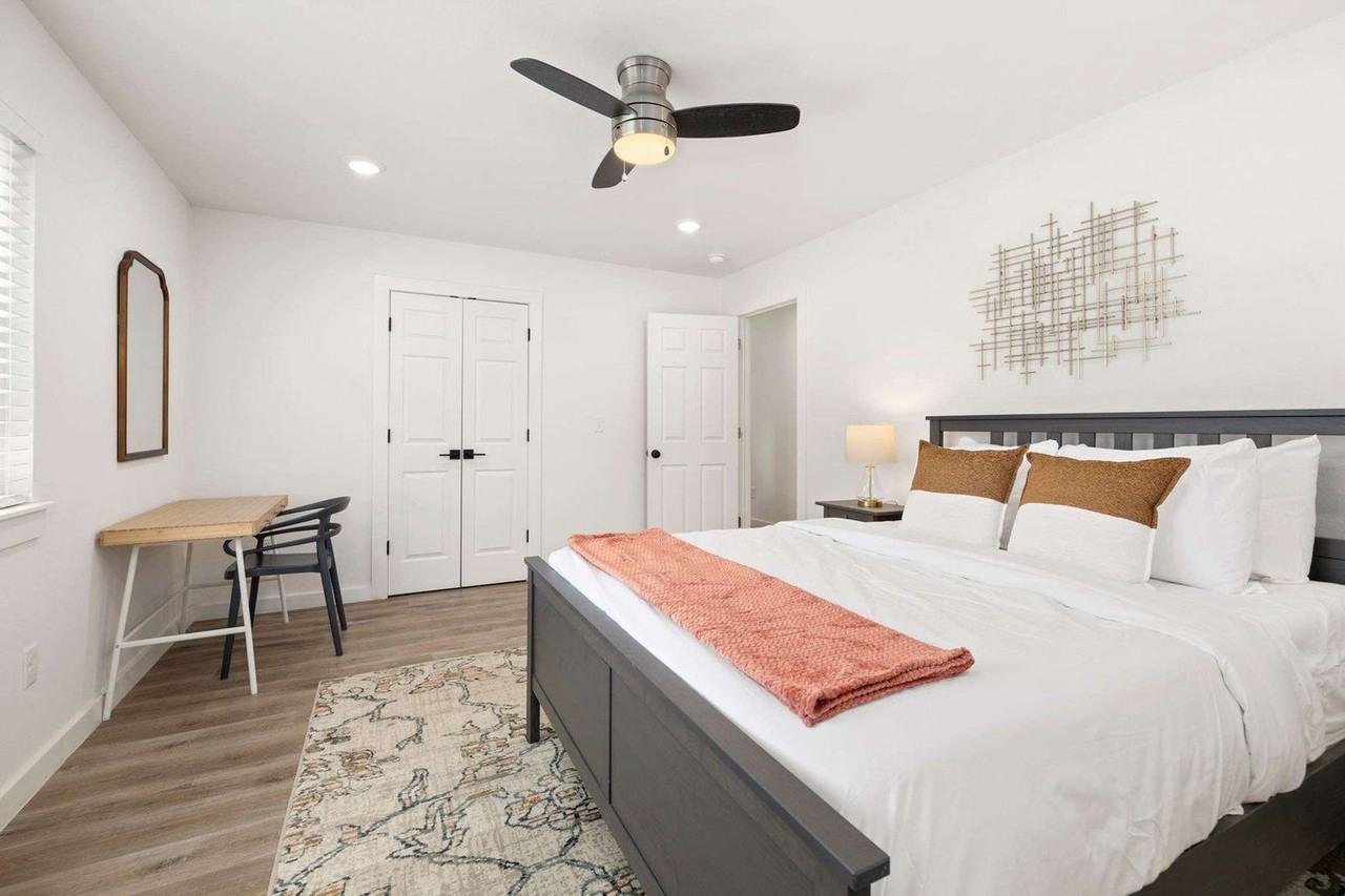 804 Sw 2nd St #1302335P - Photo 4 of 24