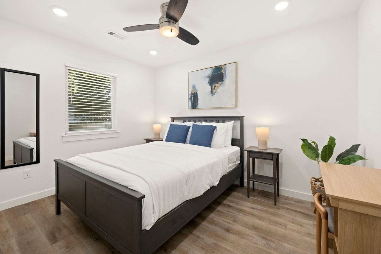 804 Sw 2nd St #1302335P - Photo 5 of 24