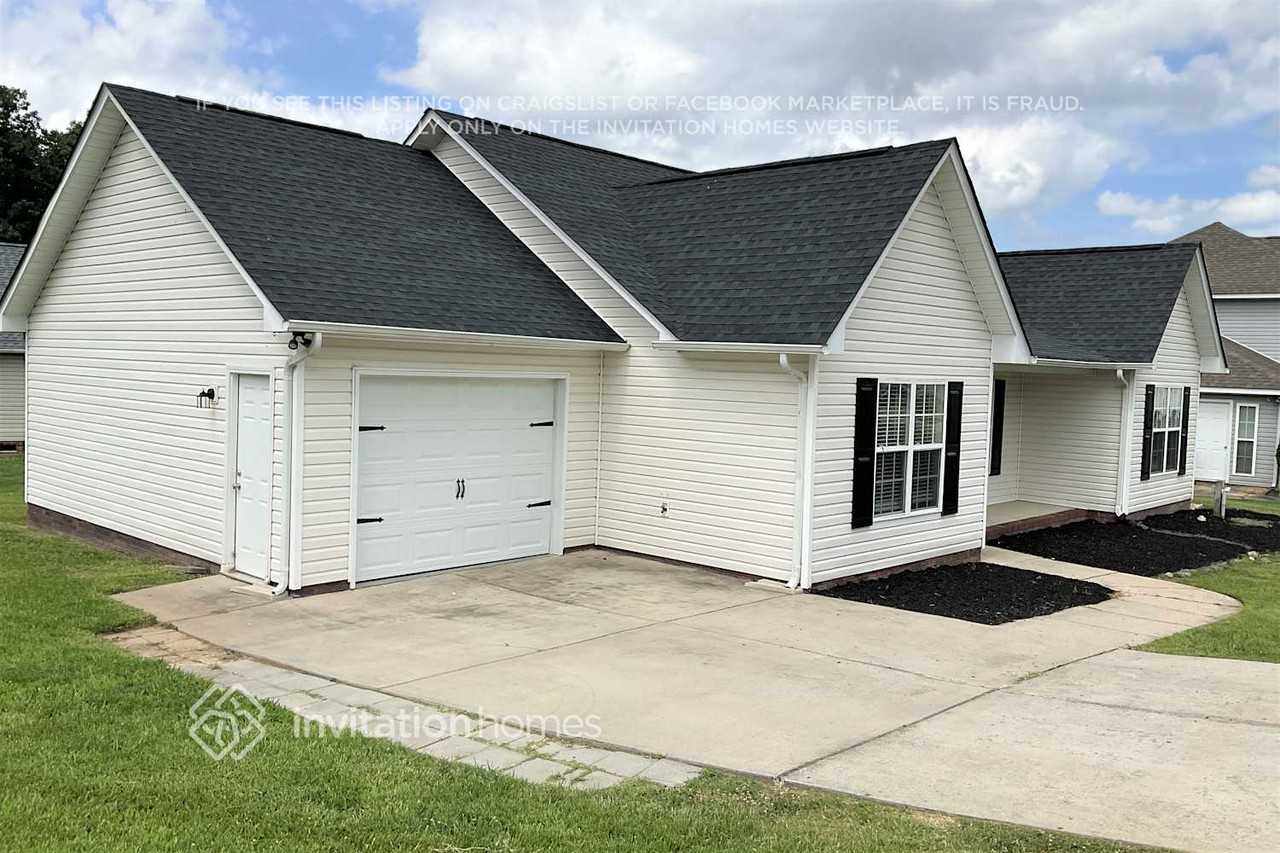 2932 Ireton Pl - Photo 2 of 16