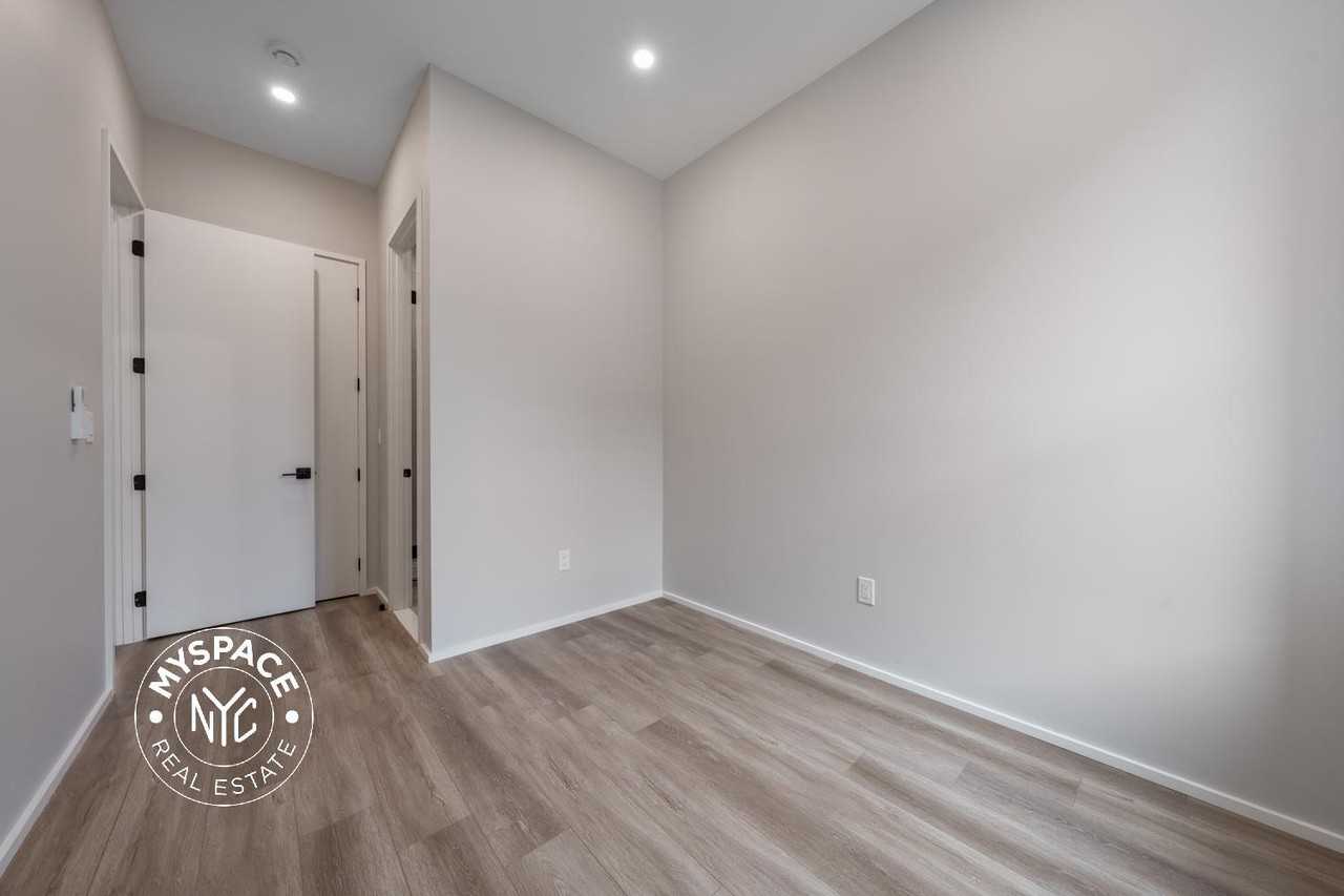 461 Myrtle Ave #1 - Photo 7 of 13