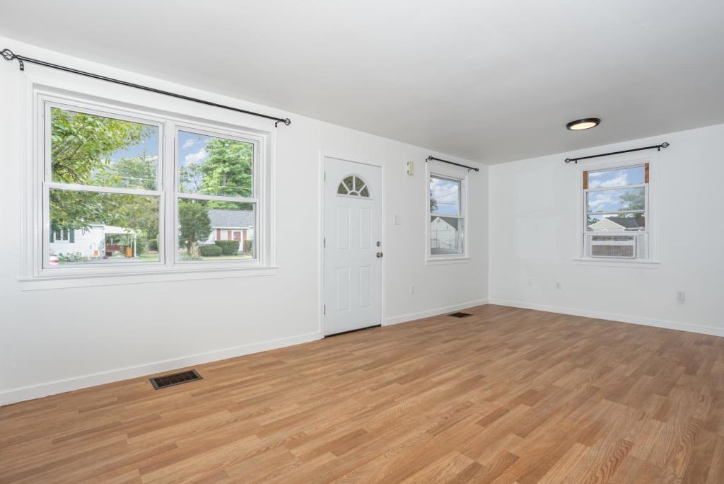 4038 Cherokee Ave - Photo 3 of 15