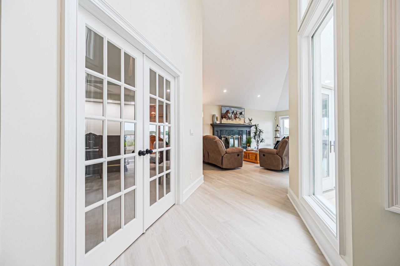 1303 Riverside Dr - Photo 2 of 26