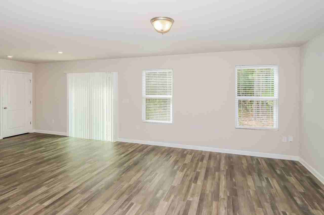 1633 Pauli Dr - Photo 3 of 16