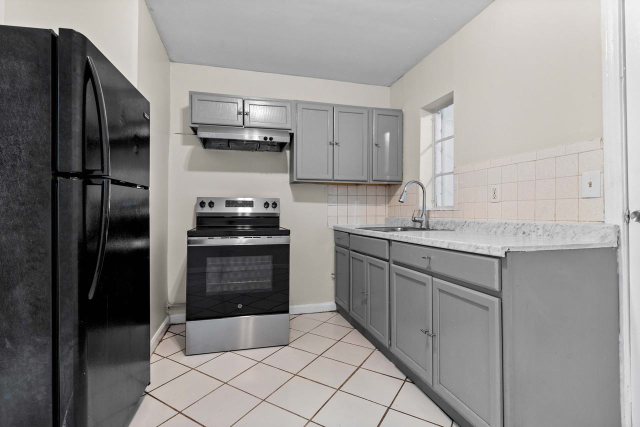 604 Luna Court #604 - Photo 5 of 13