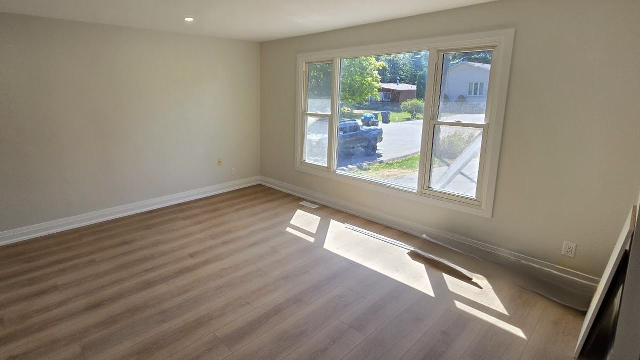 698 Burton Drive - Photo 3 of 29