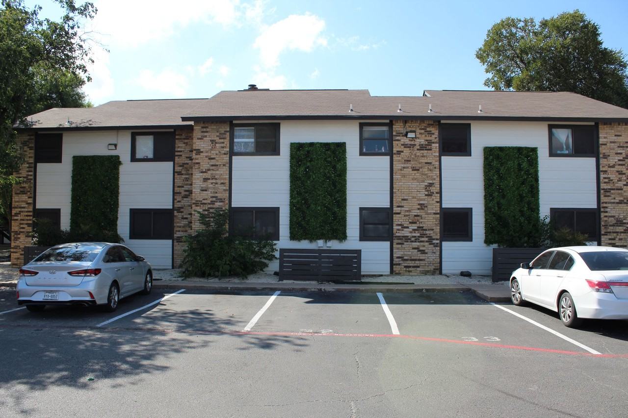 IConic Round Rock - Photo 7 of 38