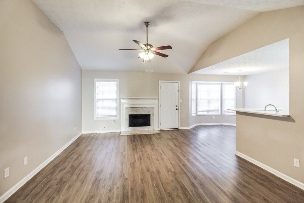 1376 Trafalgar Way - Photo 3 of 16