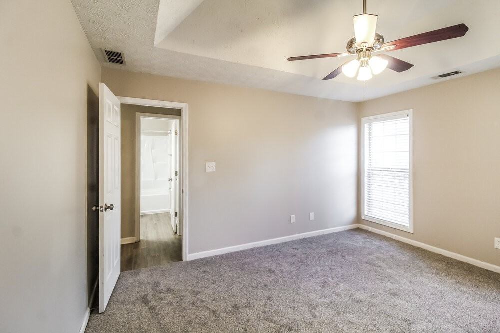 1376 Trafalgar Way - Photo 7 of 16