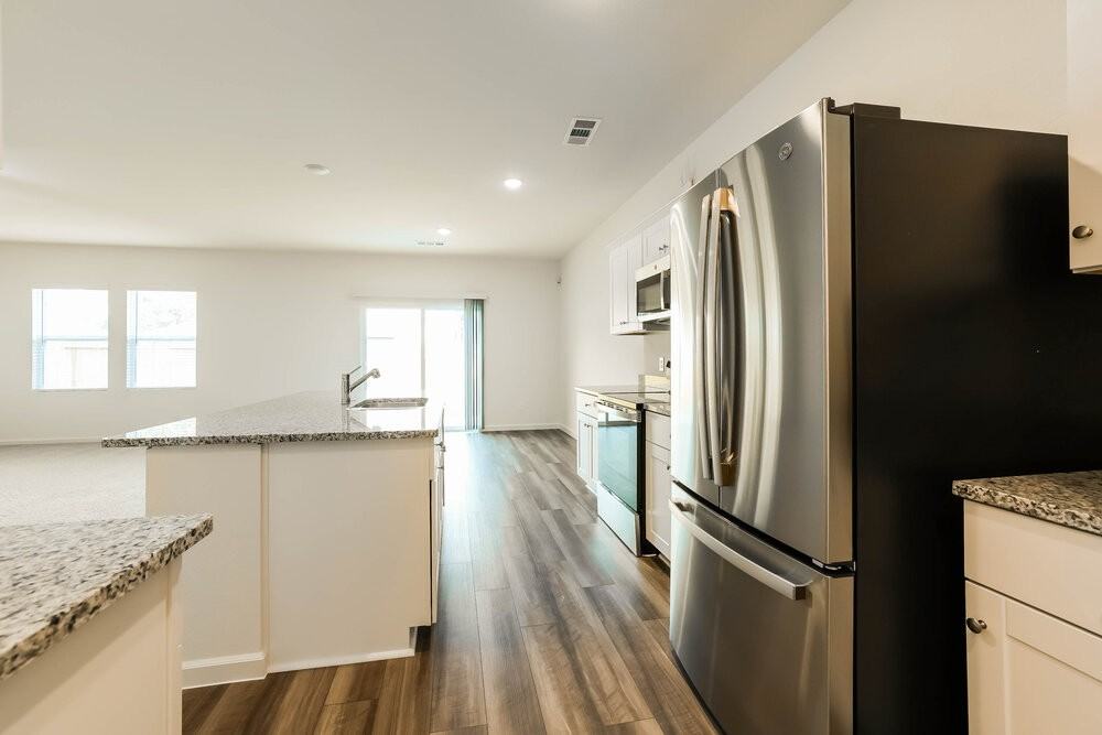 6163 Emperor Pines Trl - Photo 7 of 17