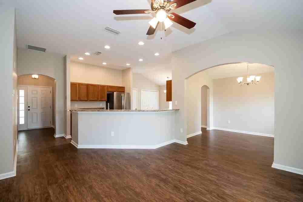 2727 Cross Creek Dr - Photo 3 of 16