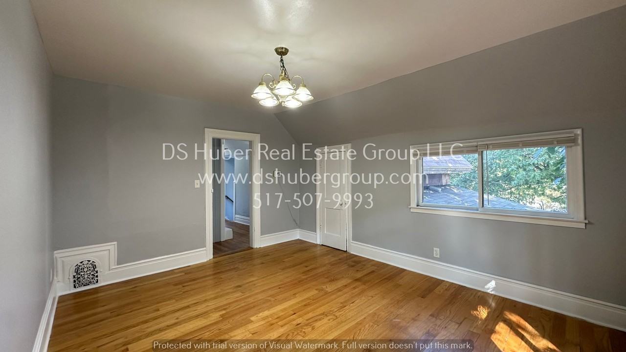 SEYMOUR & - Photo 4 of 16