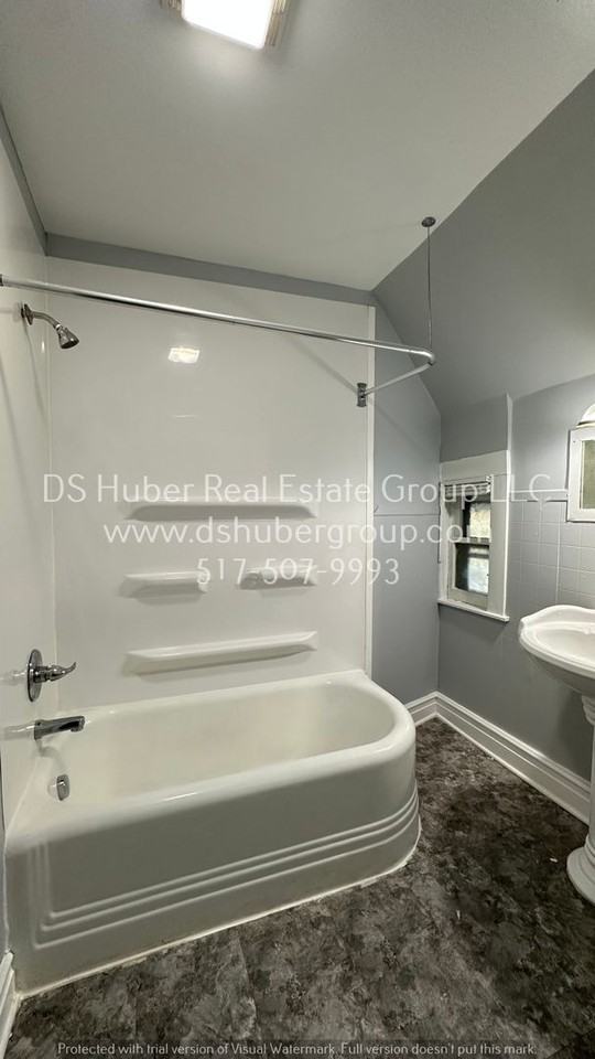 SEYMOUR & - Photo 7 of 16