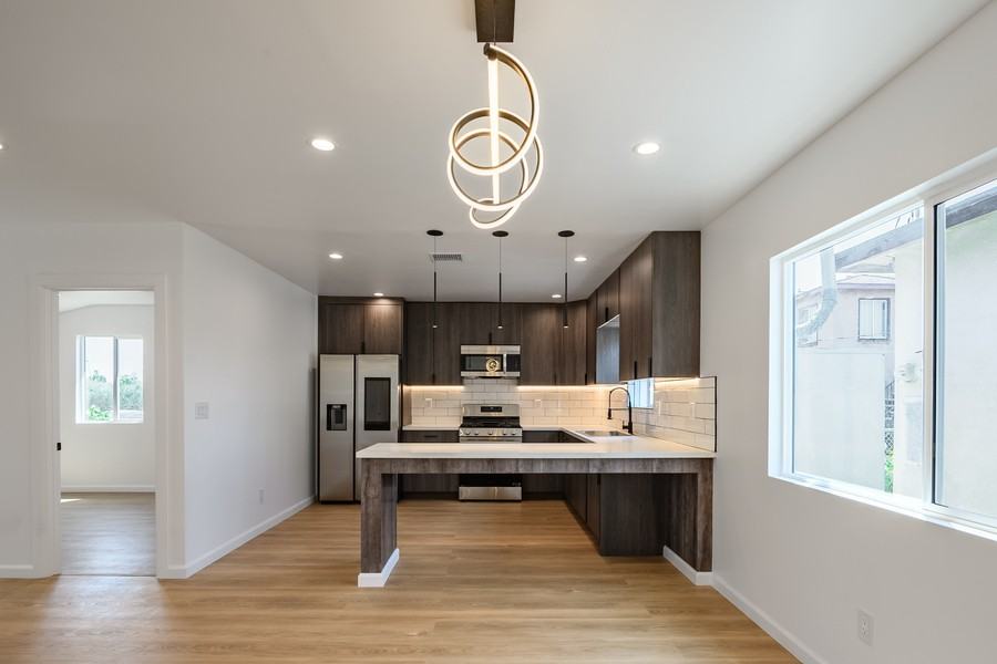 6555 Darwell Ave - Photo 3 of 25