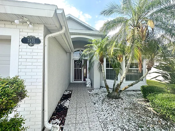 7831 Citrus Creek Dr - Photo 2 of 19