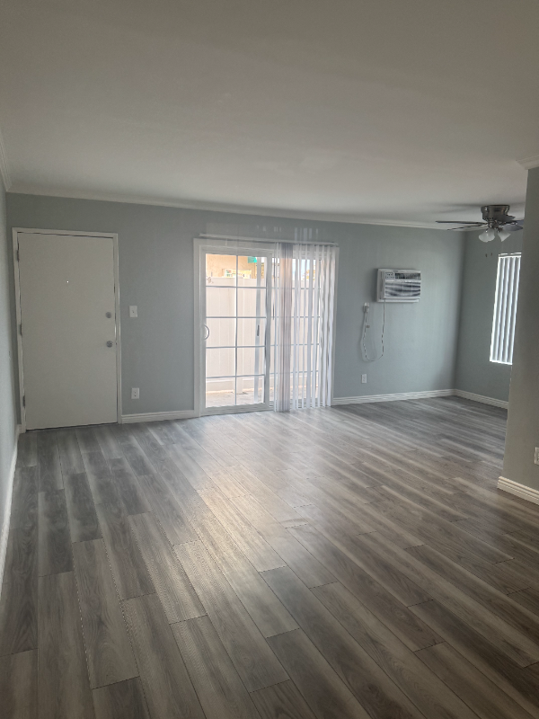 8757 Owensmouth Ave #9 - Photo 4 of 11