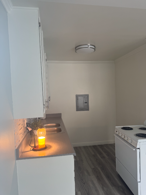 8757 Owensmouth Ave #9 - Photo 7 of 11