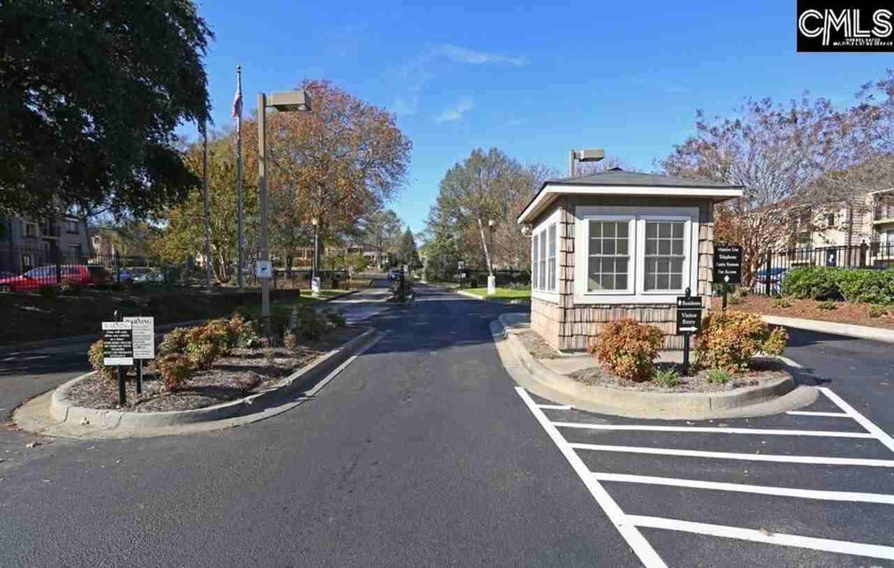 703 Old Manor Rd - Photo 3 of 19