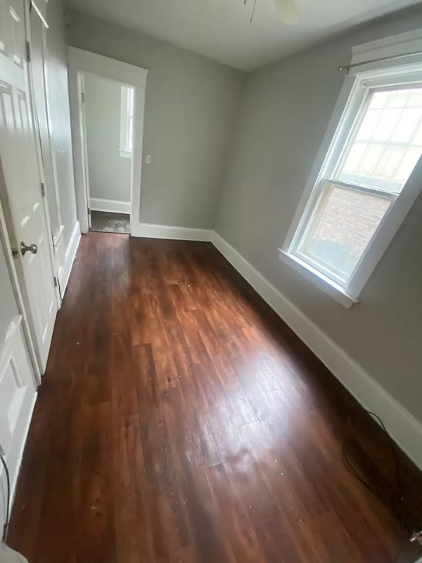 3268 E 49th St #3 - Photo 3 of 5