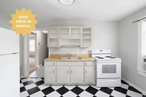 featured image of 136 Goodman St #B