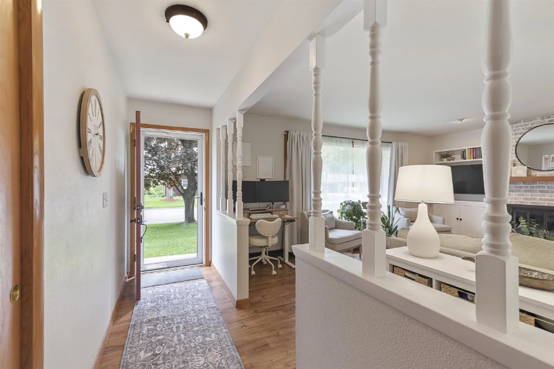 810 Suffolk Dr - Photo 2 of 20