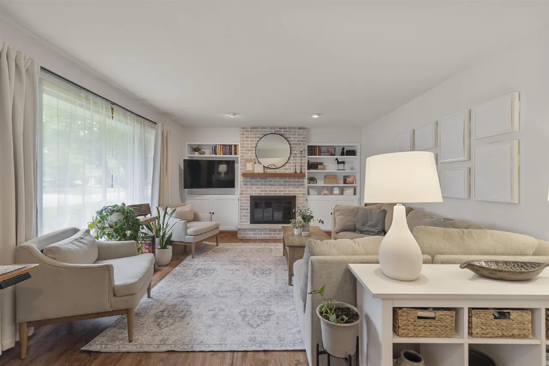 810 Suffolk Dr - Photo 3 of 20