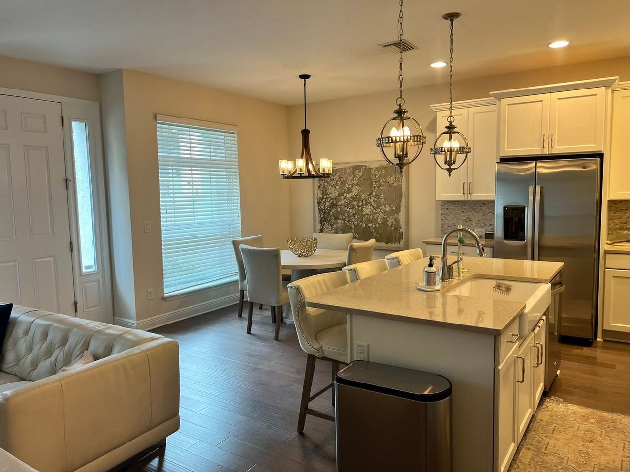 115 N Arrawana Ave #7 - Photo 3 of 26