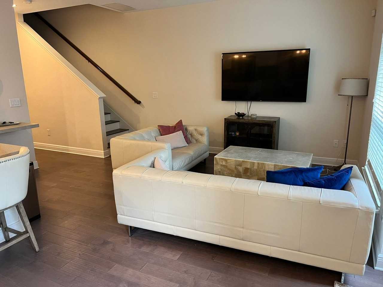 115 N Arrawana Ave #7 - Photo 5 of 26