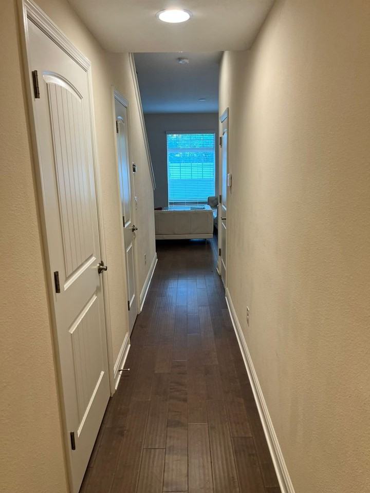 115 N Arrawana Ave #7 - Photo 6 of 26