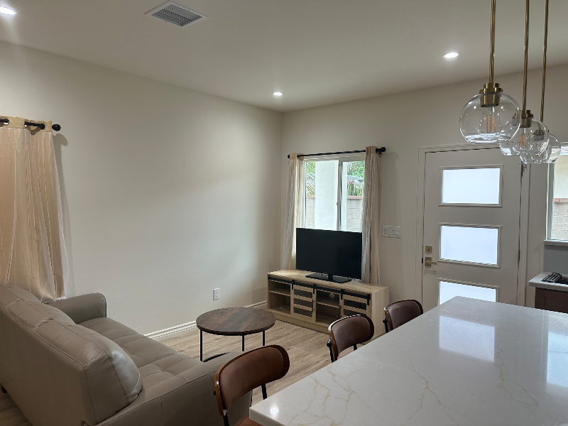 10384 Mcdaniel Dr - Photo 4 of 18