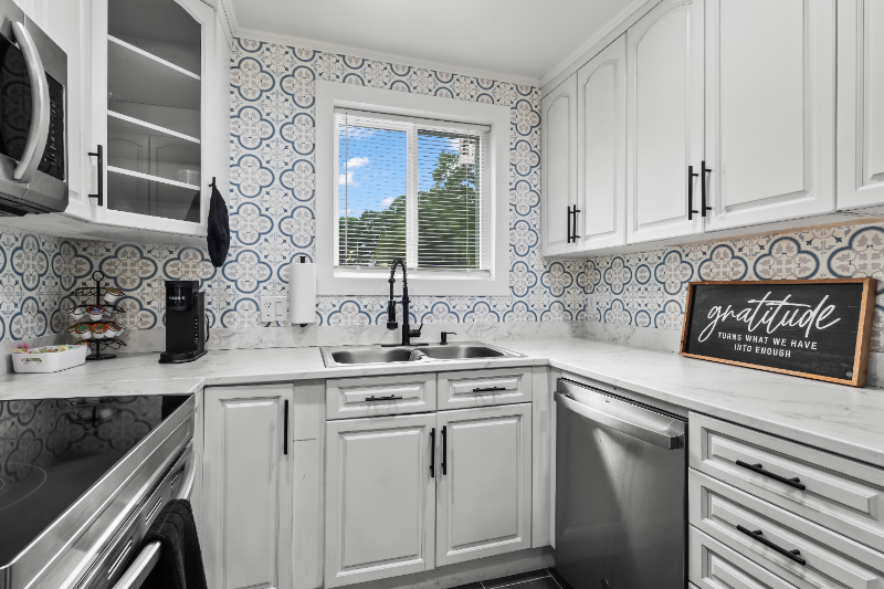 3021 Botany St - Photo 5 of 19