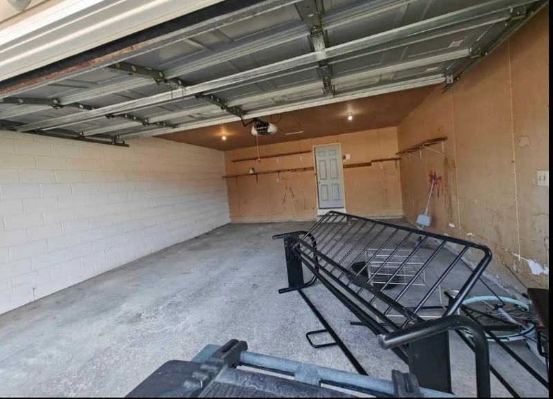 2239 Crary St - Photo 3 of 19